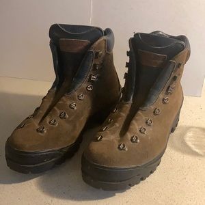 Zamberlan Hydrobloc stiff mountain boots worn a couple times.